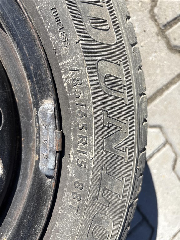Opel corsa d/e 4x100 lyukosztású 15" használt lemezfelni,rajta 185/65 Dunlop nyári gumi 2. kép