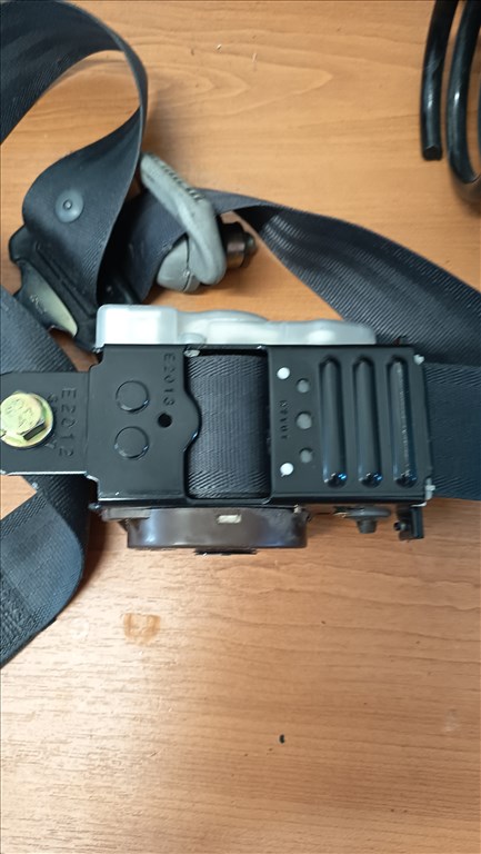 Honda Civic jobb első biztánsági öv. 2. kép