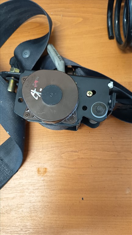 Honda Civic jobb első biztánsági öv. 3. kép