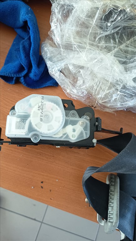 Honda Civic jobb első biztánsági öv. 7. kép