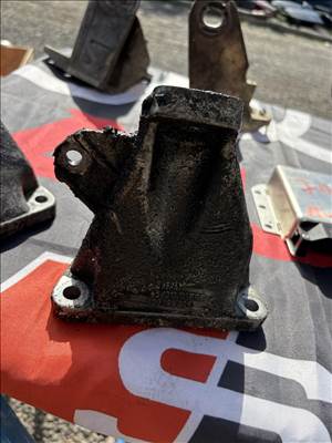 Audi A4 (B6/B7) 2.5 TDI quattro váltótartó bak  4b0199308