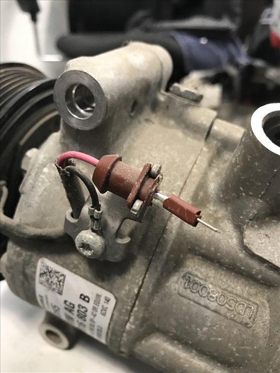 Volkswagen Passat B8 1,5 TSI - klímakompresszor 3q0816803b 4. kép