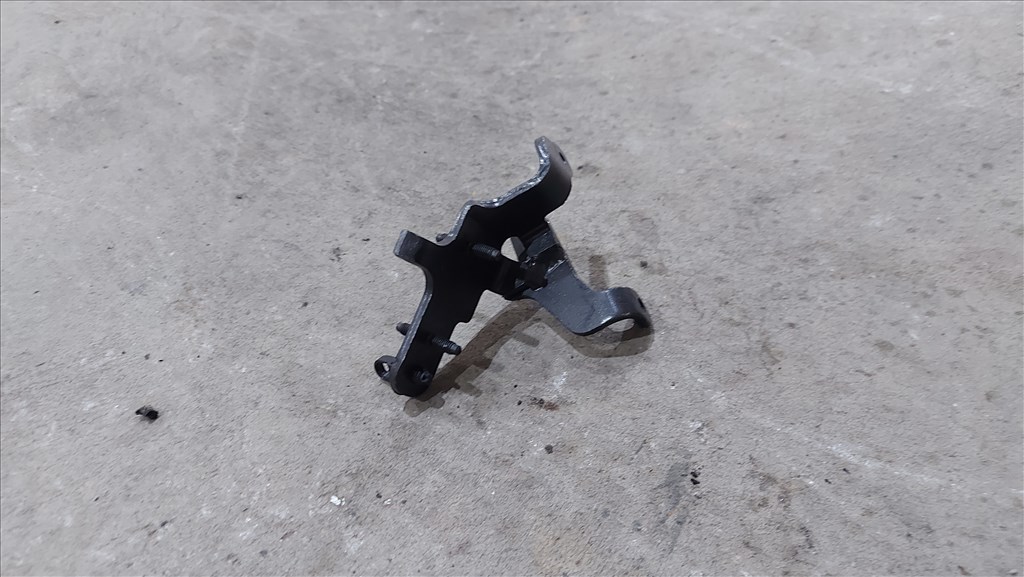 Citroen C4 C5 Peugeot 307 407 04- Vákuumszelep tartó konzol lemez 7207 161841 2. kép