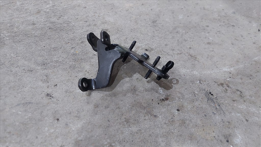 Citroen C4 C5 Peugeot 307 407 04- Vákuumszelep tartó konzol lemez 7207 161841 5. kép