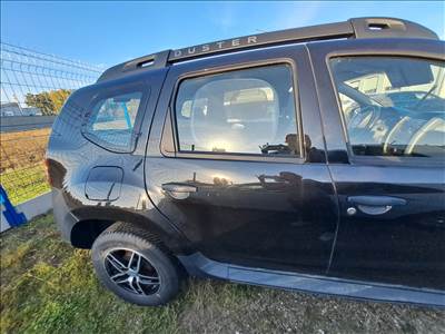 Bontásra: Dacia Duster I. 2015 Facelift1.5 Dci diesel, 66kW. jobb első negyed  uu1hsdcl653207960  k9k-612-r330433