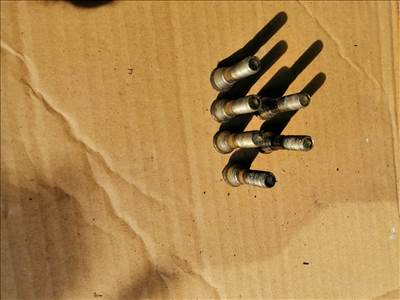 Mazda B 2500 Első kerékagy Kapcsoló csavar 9ya990802