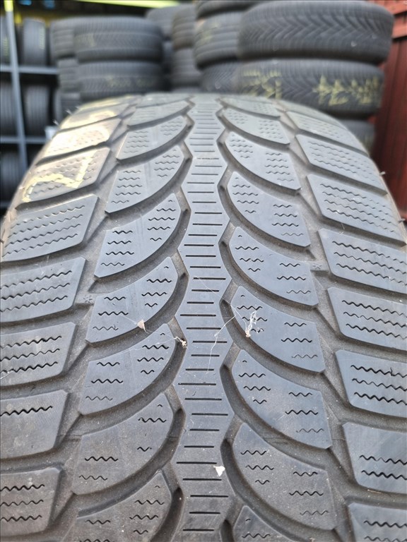  235/5517" használt Bridgestone Blizzak LM-32 téli gumi 4db  4. kép