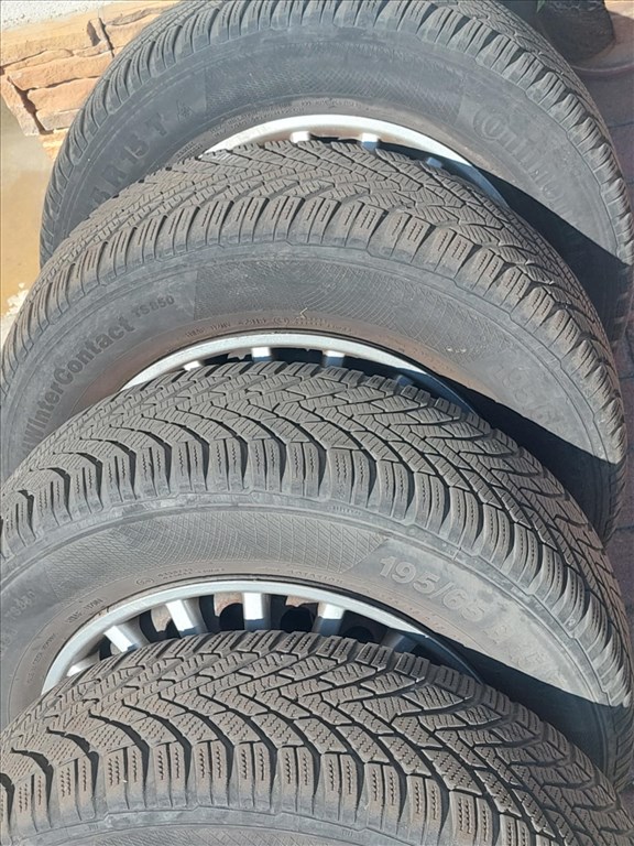  15" használt lemezfelni, rajta 195/65 használt Continental téli gumi gumi  2. kép