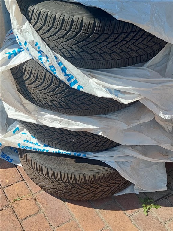  15" használt lemezfelni, rajta 195/65 használt Continental téli gumi gumi  7. kép