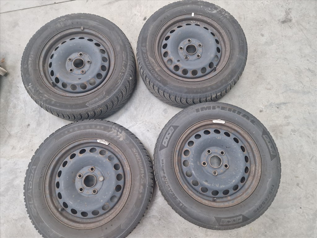  5x112 15" lemezfelni garnitúra Lassa téli gumikkal (26267) 1. kép