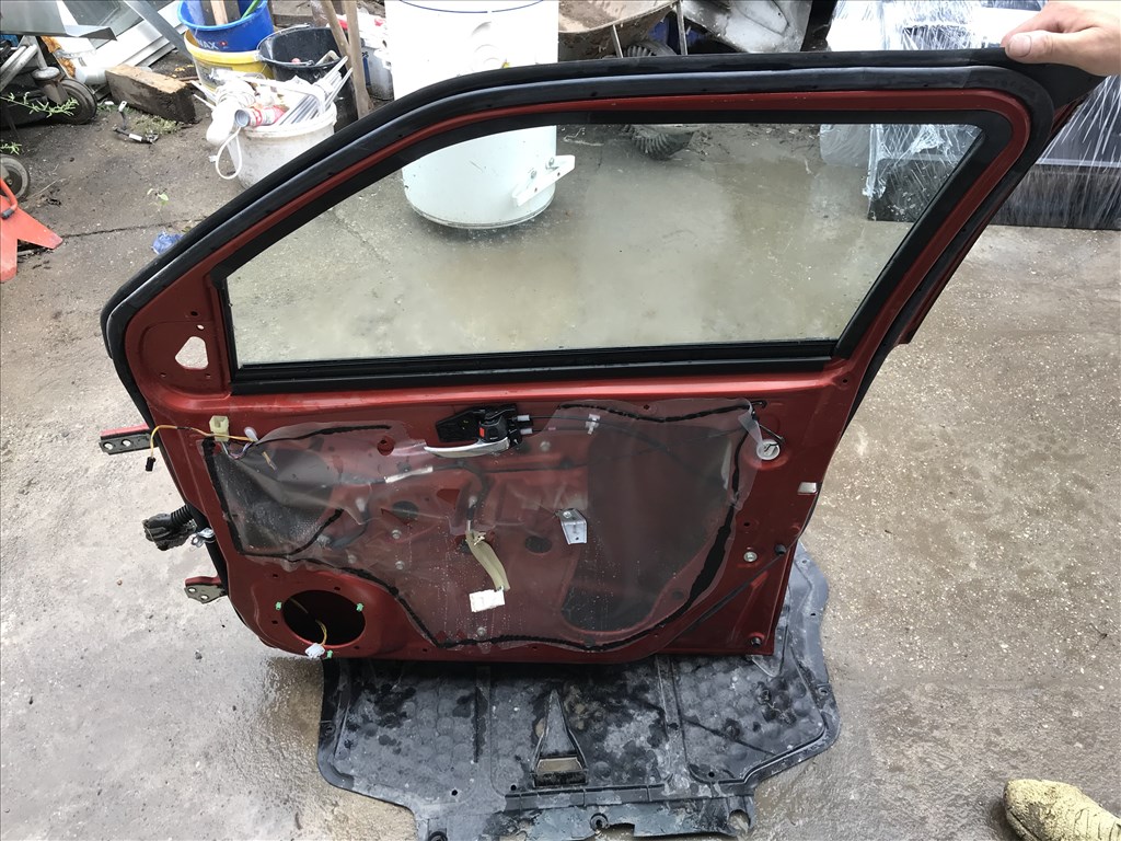 Suzuki Swift VI MK7 jobb hátsó ajtó 2. kép