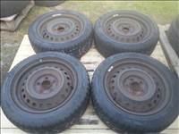 5x114.3 lyukosztású 16" Toyota lemezfelni, rajta 205/55 Maxxis téli gumi