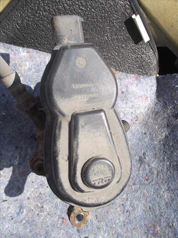 Audi A4 B8 A5 elektromos kézifék hátsó féknyereg  1. kép