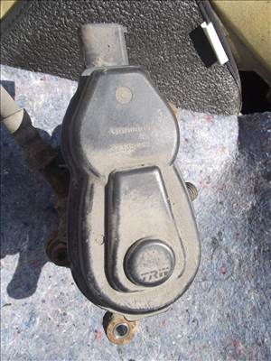 Audi A4 B8 A5 elektromos kézifék hátsó féknyereg 