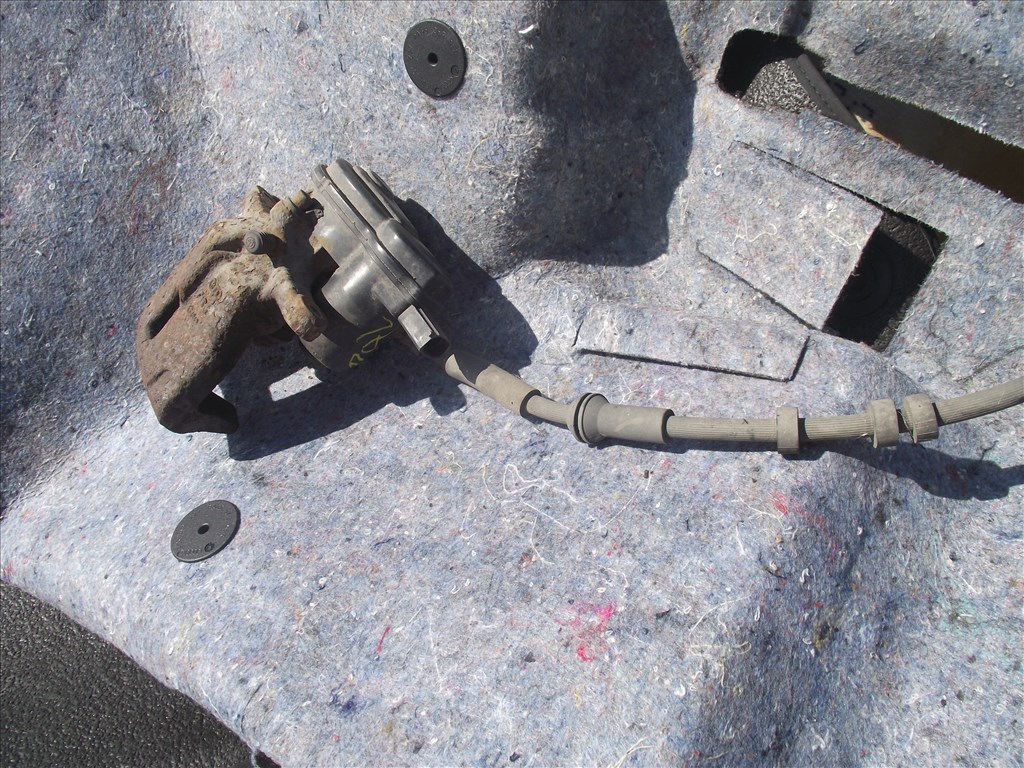 Audi A4 B8 A5 elektromos kézifék hátsó féknyereg  5. kép