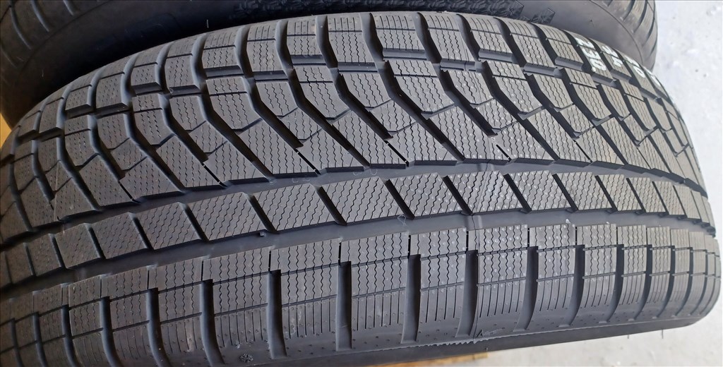  Új! Falken Eurowinter HS02 Pro 265/50 R20 téli gumik 4db 1. kép