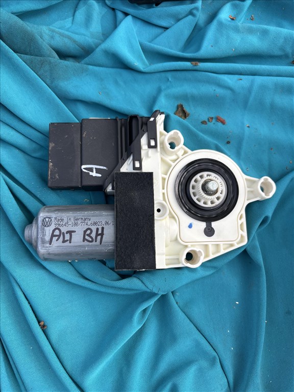 Seat Altea Bal hátsó ablakemelő motor 5p0839401 1. kép