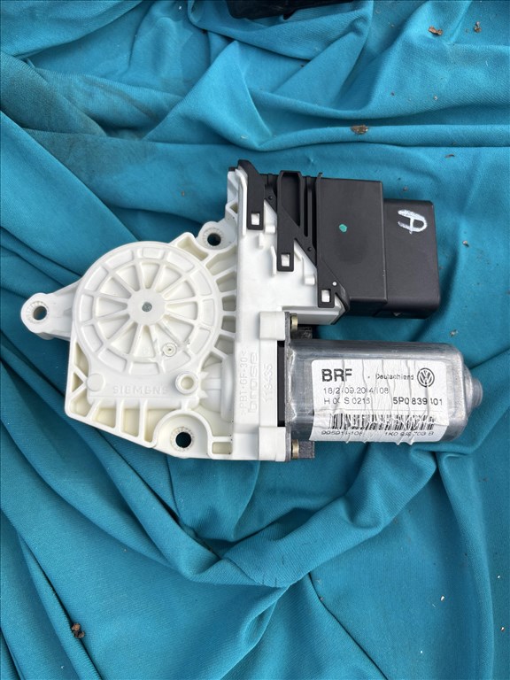 Seat Altea Bal hátsó ablakemelő motor 5p0839401 2. kép