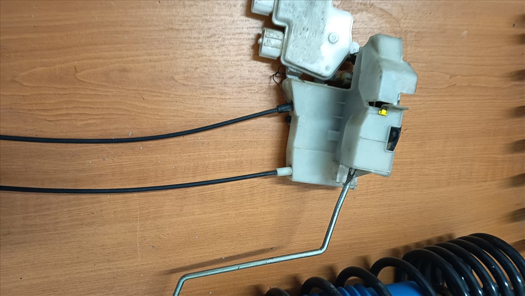 Mazda Bt-50 Ford Ranger 2 jobb hátsó ajtózár  4. kép