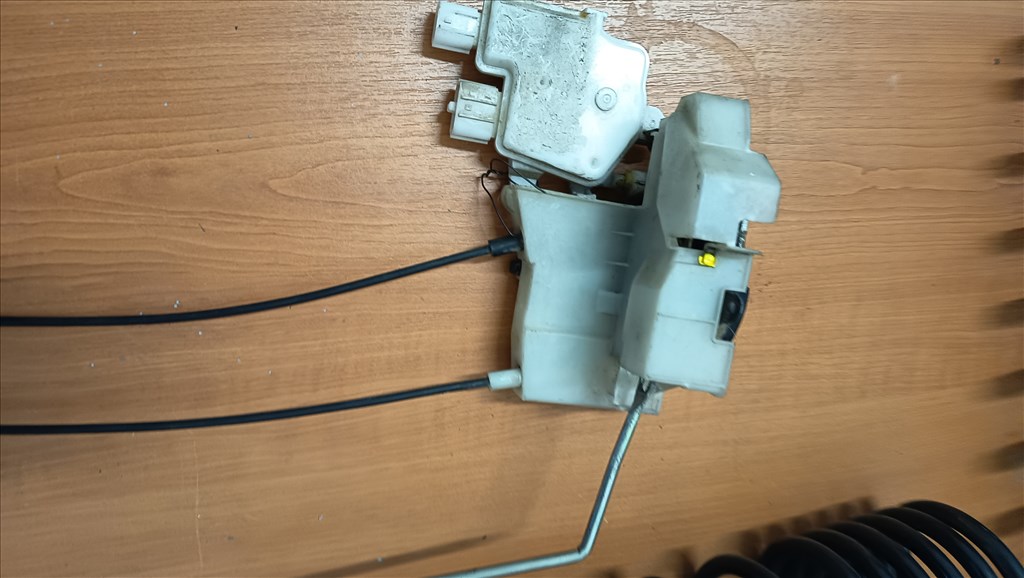 Mazda Bt-50 Ford Ranger 2 jobb hátsó ajtózár  5. kép