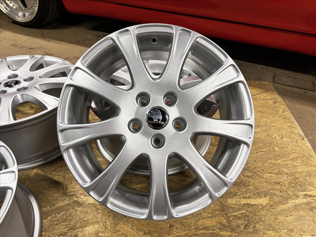 Skoda Octavia 17" 5x112 gyári alufelni eladó 17 coll 6. kép