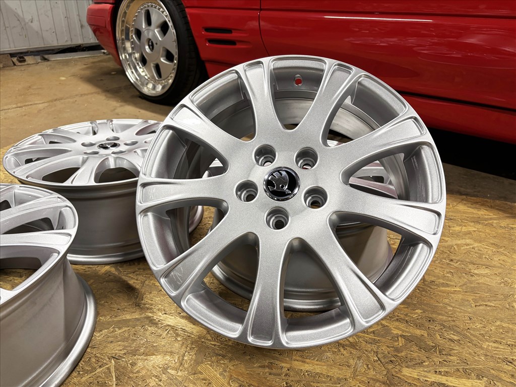 Skoda Octavia 17" 5x112 gyári alufelni eladó 17 coll 7. kép