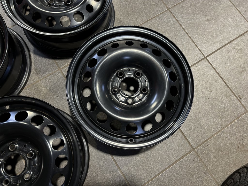 Mercedes A CLA 16" 5x112 gyári lemezfelni eladó 16 coll 2. kép
