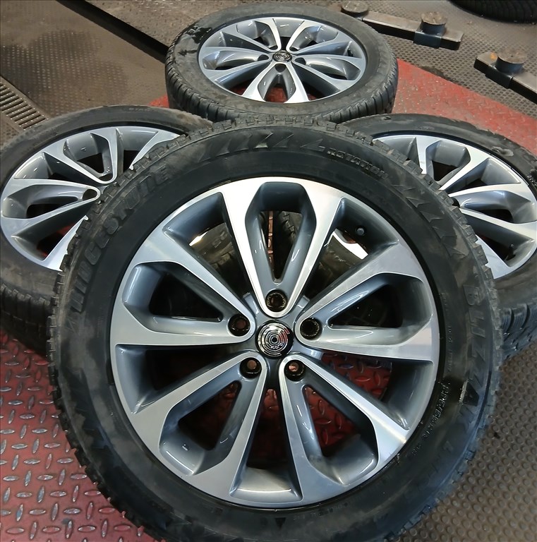  Nissan Dacia gyári 5x114.3 6,5x18 Et40 66.1 használt gyári alufelnik 2. kép