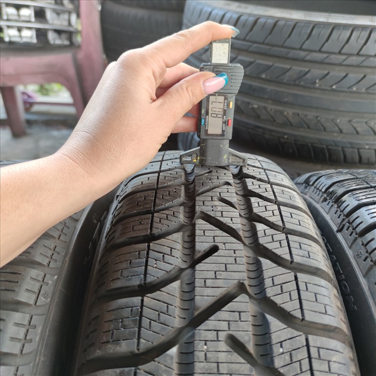  175/65 R15 Pirelli téli gumi 42000ft a 4db/277/ 3. kép