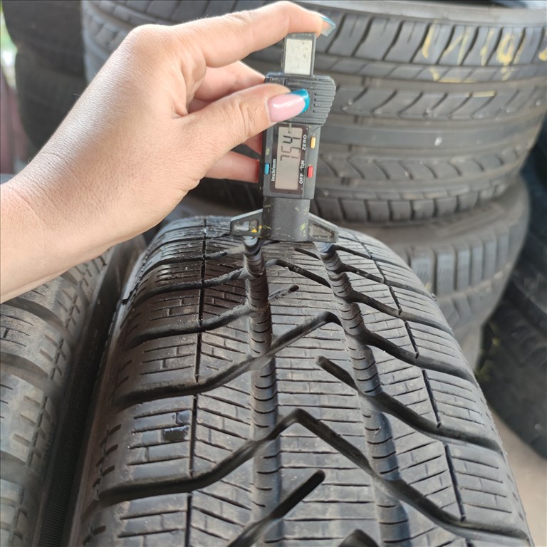  175/65 R15 Pirelli téli gumi 42000ft a 4db/277/ 4. kép