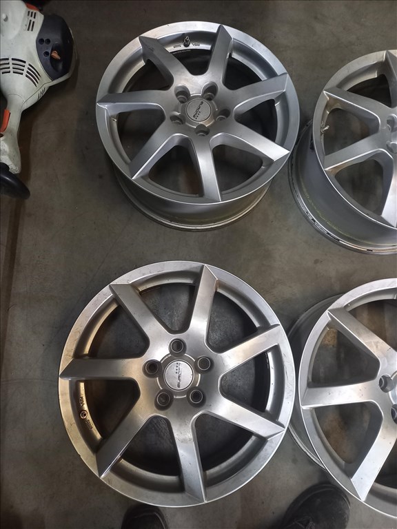  5x114.3 lyukosztású 7JJ 17" használt alufelni Lxx 2. kép