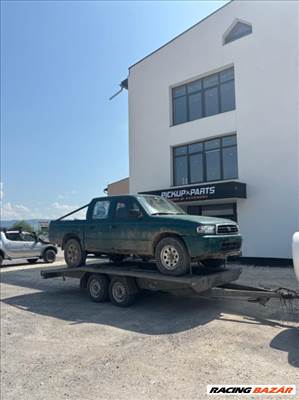 Mazda B 2500 bontott alkatrészei