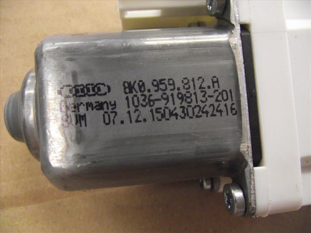 Skoda Yeti Audi A4 B8 jobb hátsó ablakemelő motor 8k0959812a 2. kép