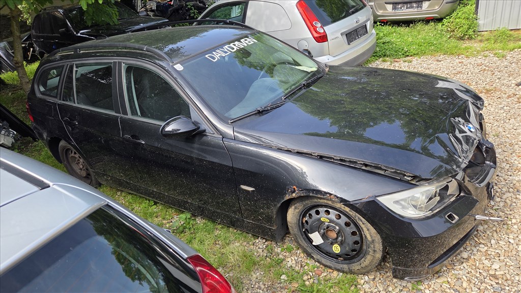 BMW 320 E90, E91, E92, E93 bmw e90 e91 318d 320d alkatrészei  2. kép