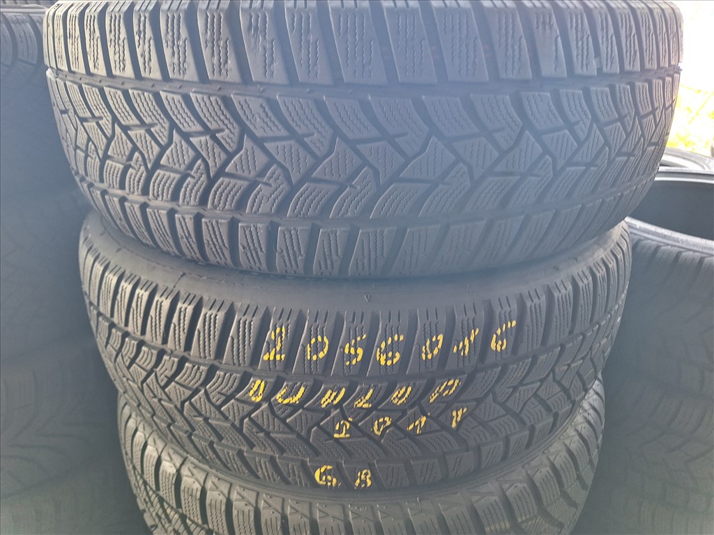  205/60/16"  Dunlop téli gumi  2. kép