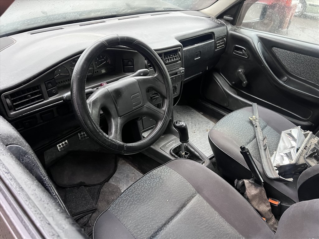 Seat Toledo I 1.6i bontott alkatrészei 2. kép