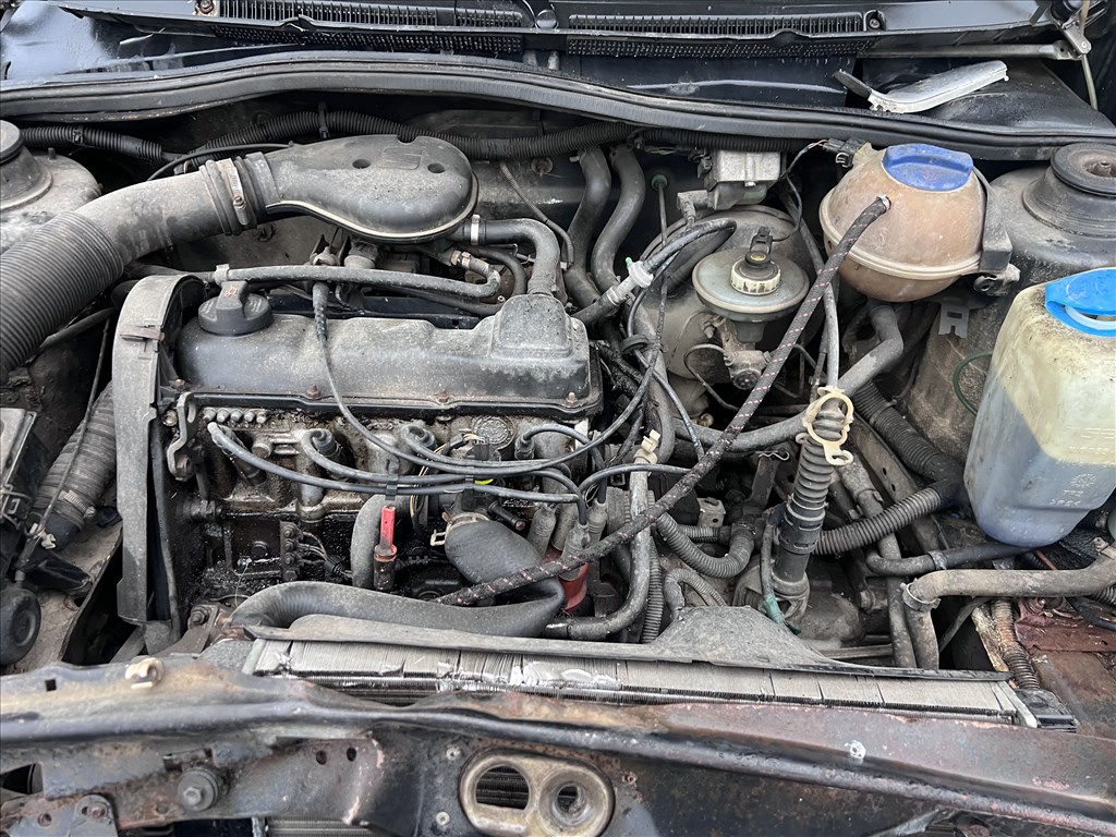 Seat Toledo I 1.6i bontott alkatrészei 3. kép