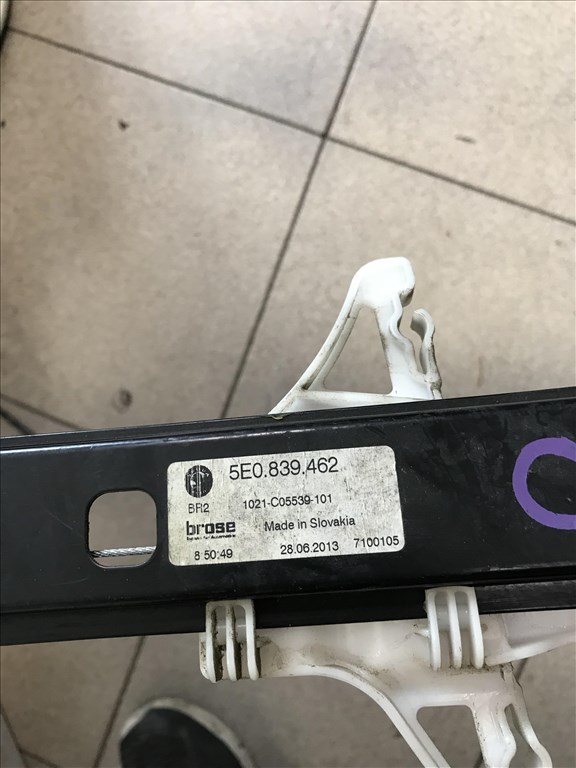 Skoda Octavia III Kombi - jobb hátsó ablakemelő szerkezet 5e0839462 2. kép