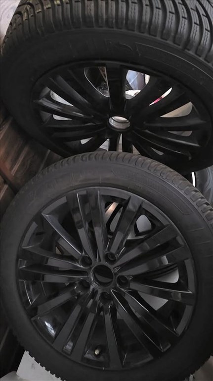  5x112 lyukosztású 17" használt (gyári felni) alufelni, rajta 225/50 újszerű Kleber téli gumi gumi  2. kép