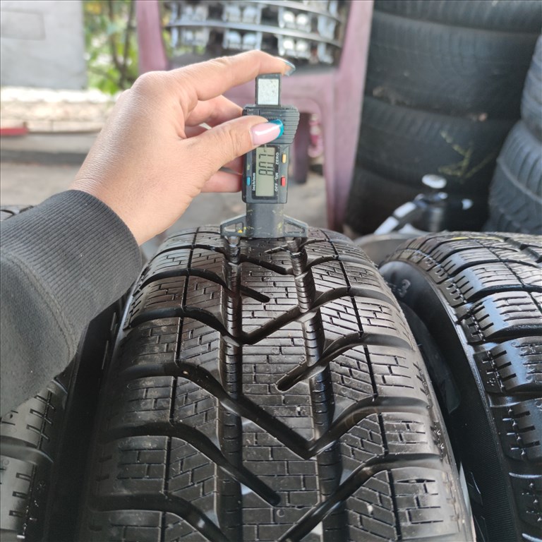 175/65 R15 Pirelli téli gumi 55000ft a 4db/280/ 2. kép