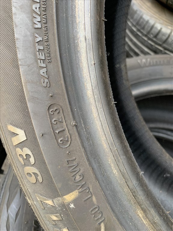  205/5017" újszerű Kumho téli gumi  1. kép