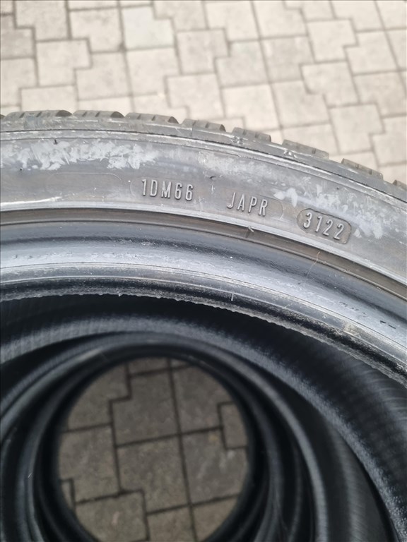  245/4019" 275/2519" újszerű Dunlop Winter Sport 5 téli gumi szett  6. kép