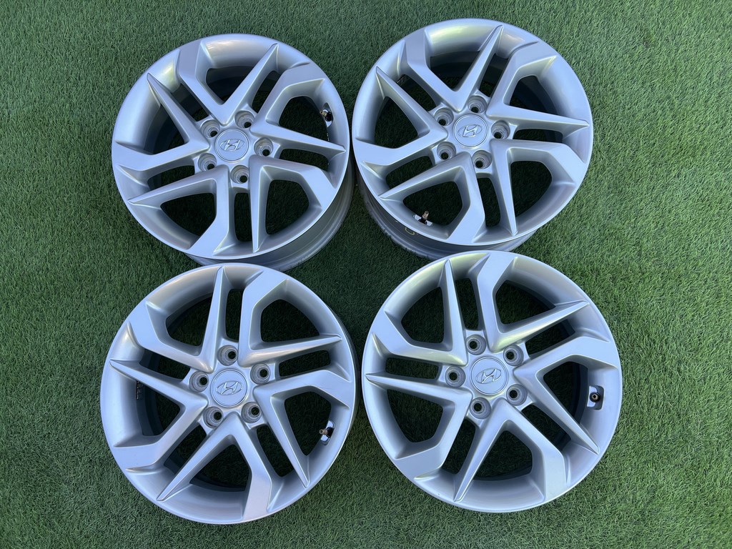 5x114.3 16" Hyundai gyári alufelni + TPMS szenzor 6,5Jx16h2 ET45 1. kép