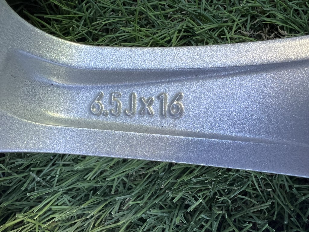 5x114.3 16" Hyundai gyári alufelni + TPMS szenzor 6,5Jx16h2 ET45 10. kép