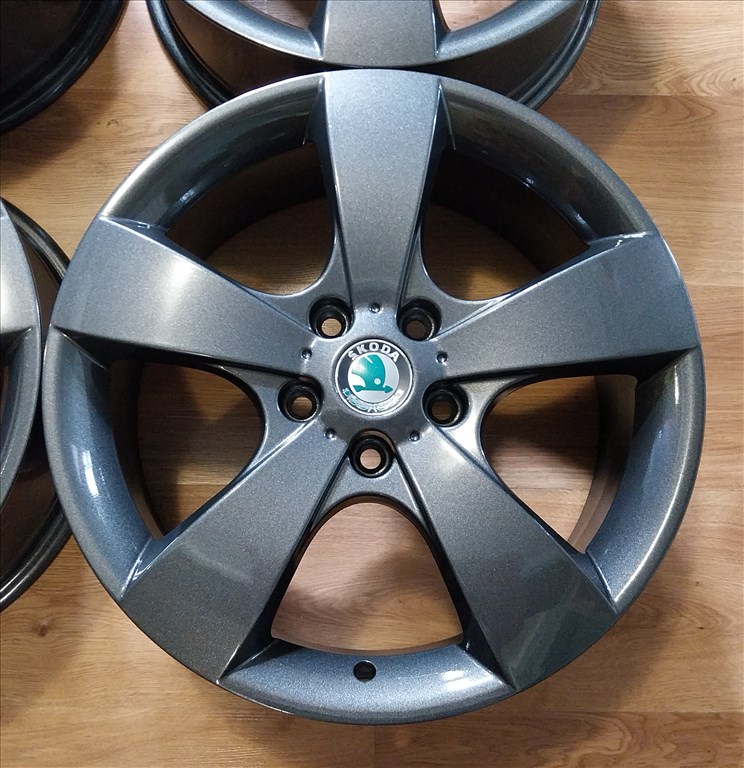 5x112 17" SKODA gyári "PEGASUS" alufelni garnitúra - stormgrau met. 5. kép