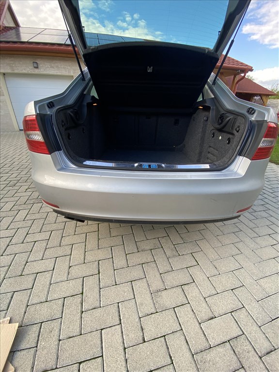 Eladó Skoda Superb 2.0 TDI-PD (1968 cm³, 140 PS) 3. kép