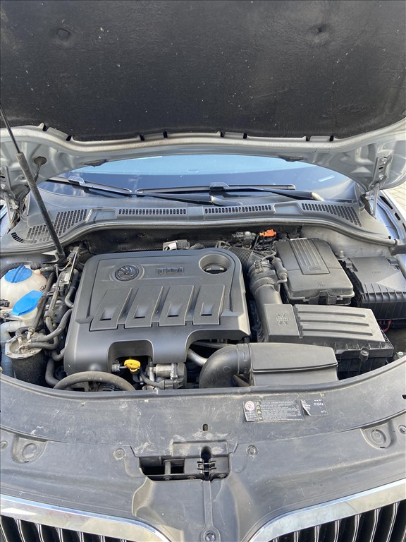Eladó Skoda Superb 2.0 TDI-PD (1968 cm³, 140 PS) 5. kép