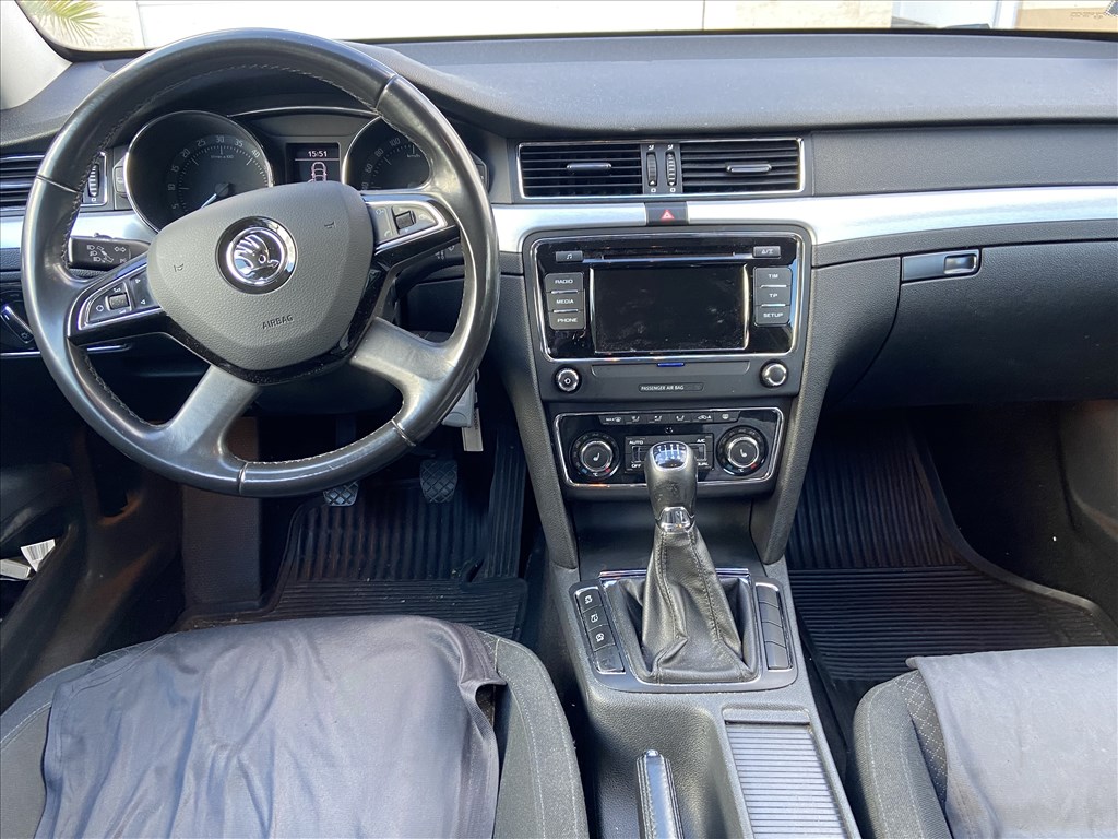 Eladó Skoda Superb 2.0 TDI-PD (1968 cm³, 140 PS) 6. kép