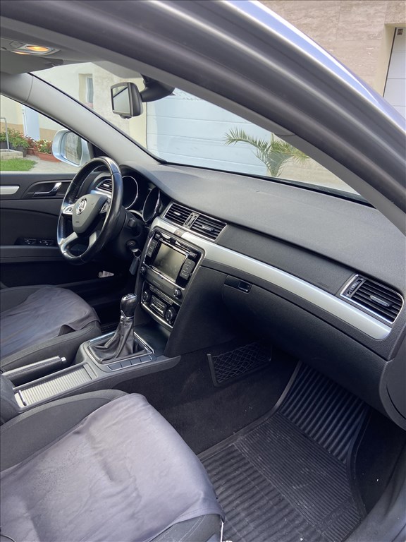 Eladó Skoda Superb 2.0 TDI-PD (1968 cm³, 140 PS) 9. kép