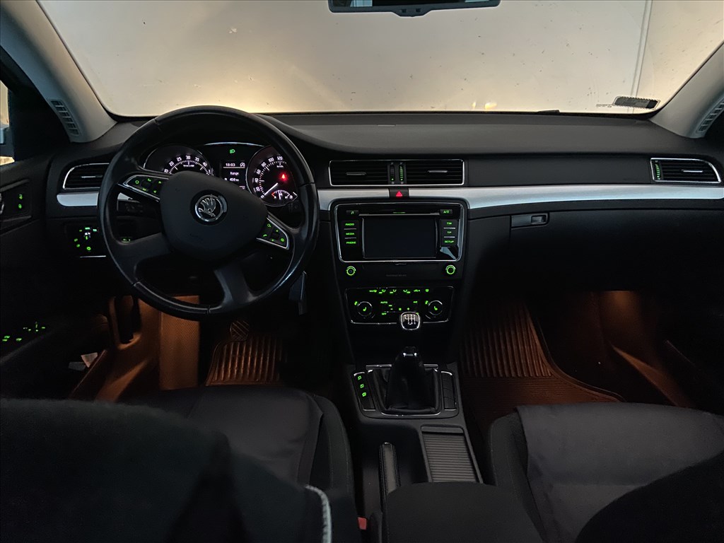 Eladó Skoda Superb 2.0 TDI-PD (1968 cm³, 140 PS) 11. kép